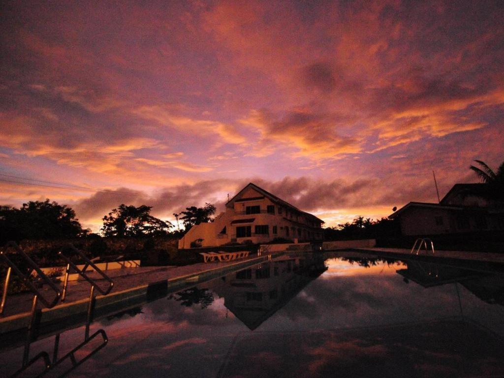 Sherwood Bay Resort & Aqua Sports Inc. Tabalong Eksteriør bilde
